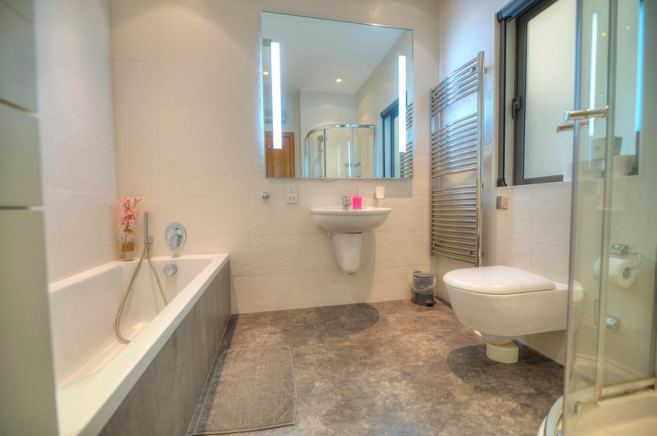 Bright And Spacious 3 Bedroom Apartment With Breathtaking Views - Goslm-5 Sliema Exterior photo